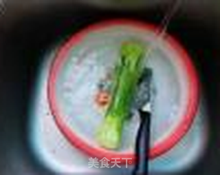 剁椒丝瓜的做法步骤：1