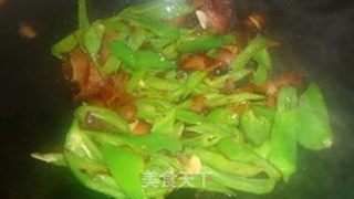 腊肉炒青椒的做法步骤:8