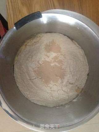 香菇火腿披萨的做法步骤:3