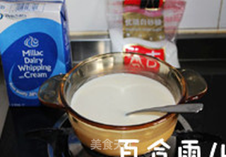 【节日的礼物】草莓布丁的做法步骤:5