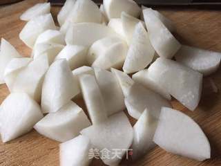 萝卜红烧肉的做法步骤:2