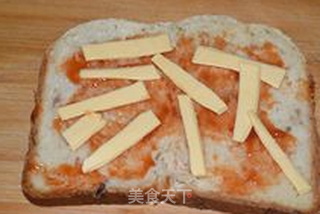 西兰花鸡蛋土司披萨的做法步骤:3