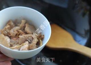 陕西独有的一种“九眼莲”——【莲菜炒肉片】的做法步骤:6