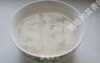 陕西独有的一种“九眼莲”——【莲菜炒肉片】的做法步骤：7