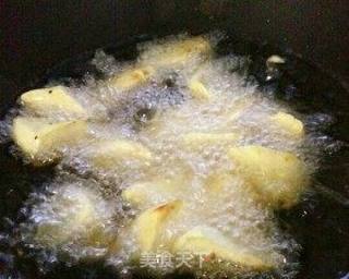 拔丝地瓜的做法步骤:2