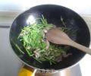 芦蒿炒肉丝的做法步骤:5
