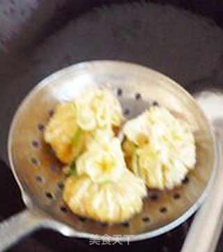 腐皮鲜虾石榴包的做法步骤:15