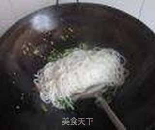 茶树菇炒粉的做法步骤:7
