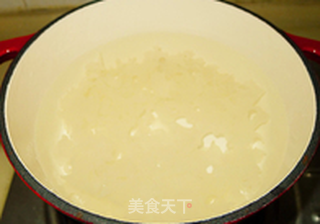 清肺止咳---丰水梨冰糖银耳的做法步骤:3