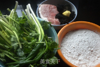 【猪肉芹菜水饺】的做法步骤：1