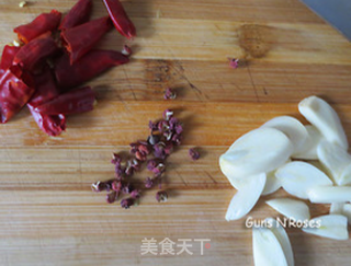 芹菜炒木耳的做法步骤:3