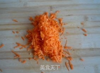 健康营养早餐——胡萝卜鸡蛋饼的做法步骤:2
