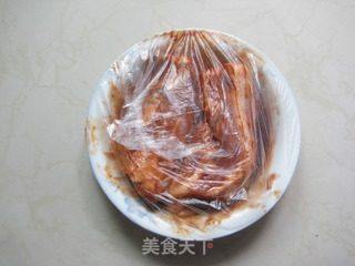 3元钱的秘密武器让面包机变烤箱轻松打造美味烤肉：香烤五花肉的做法步骤：4