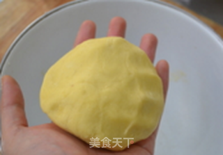 加了果仁的-【豆沙一口酥】的做法步骤:7