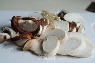 鲍汁咖喱南瓜珍菌的做法步骤:3