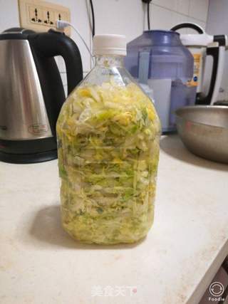 东北腌酸菜的做法步骤:6
