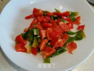 彩椒鸡蛋炒饭的做法步骤：2