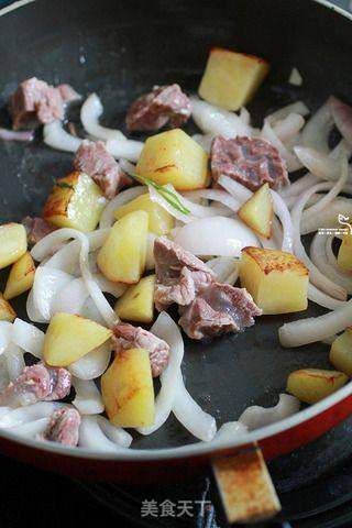 深夜食堂——土豆炖肉的做法步骤:7