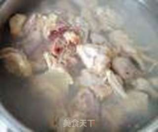 鸡崽子汤的做法步骤:2