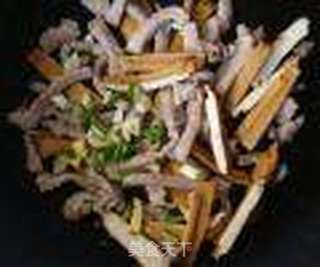 红豆干炒肉丝的做法步骤：6