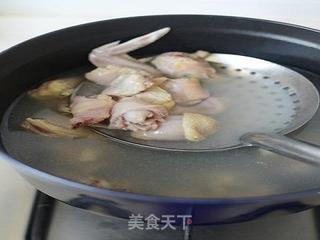 小鸡炖蘑菇的做法步骤:4