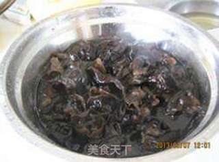 凉拌芹菜叶的做法步骤:7