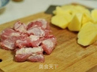 浓汤咖喱牛腩火锅的做法步骤:2
