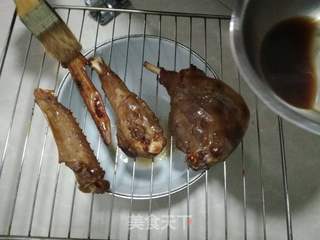 秘制烤鹅腿的做法步骤:13