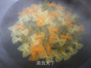 西餐中吃-菌菇蝴蝶面的做法步骤:6