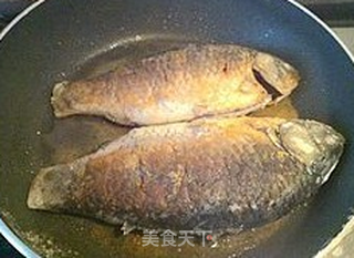 家熬鲫鱼的做法步骤:10