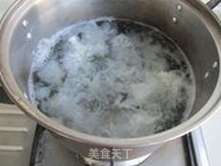 银耳小米粥的做法步骤:4