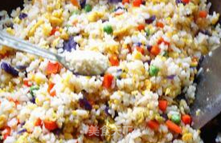 五彩蛋炒饭的做法步骤:9