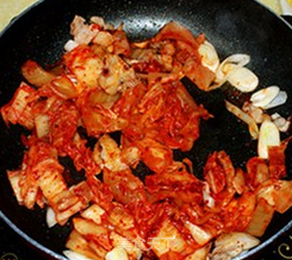 辣白菜炒五花肉的做法步骤:7