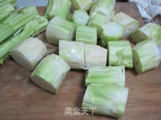 大俗大雅咸肉炖靠菜的做法步骤:2