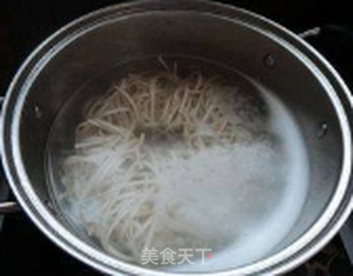 肉末花生汤面条的做法步骤:9