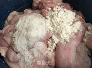 黑乐砂锅啫啫生肠的做法步骤:3