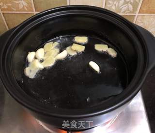 黑乐砂锅啫啫生肠的做法步骤:11
