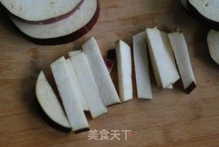避免茄子“吃”油的小妙招——不油不腻吃茄子的做法步骤:2