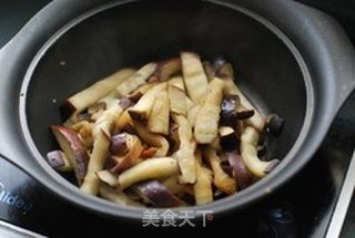 避免茄子“吃”油的小妙招——不油不腻吃茄子的做法步骤：5