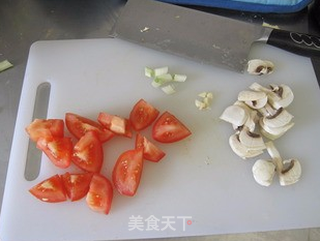 浓郁奶香【蘑菇鸡肉焗饭】的做法步骤：2