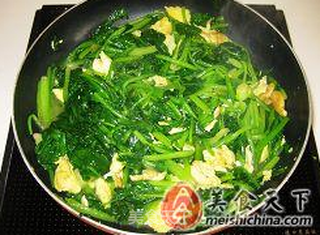 菠菜炒鸡蛋的做法步骤：8