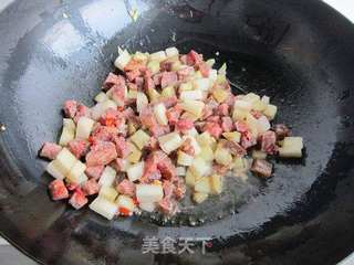 超下饭的腊肠酸萝卜丁的做法步骤:10