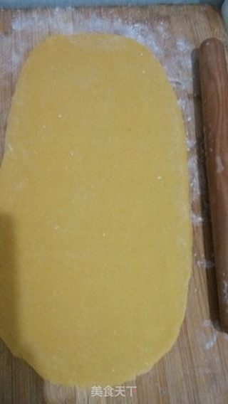 蛋黄菊花馓的做法步骤:3