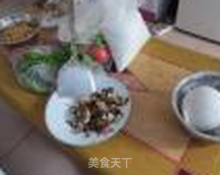 宁化烧卖(也叫客家芋仔包)的做法步骤:2