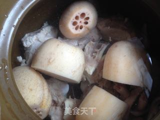 莲藕绿豆猪骨汤的做法步骤:8