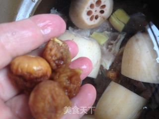 莲藕绿豆猪骨汤的做法步骤:9