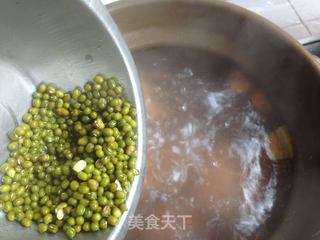 莲藕绿豆猪骨汤的做法步骤:10