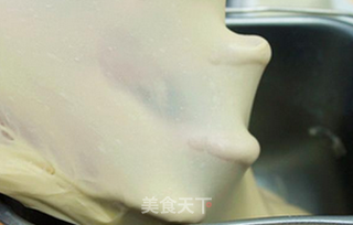 【简易版热狗】在家轻轻松松做个好吃的热狗的做法步骤:2