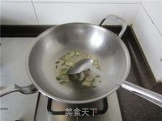 番茄金针蛋花汤的做法步骤:6