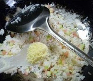 鸡蛋西瓜皮炒饭的做法步骤：10